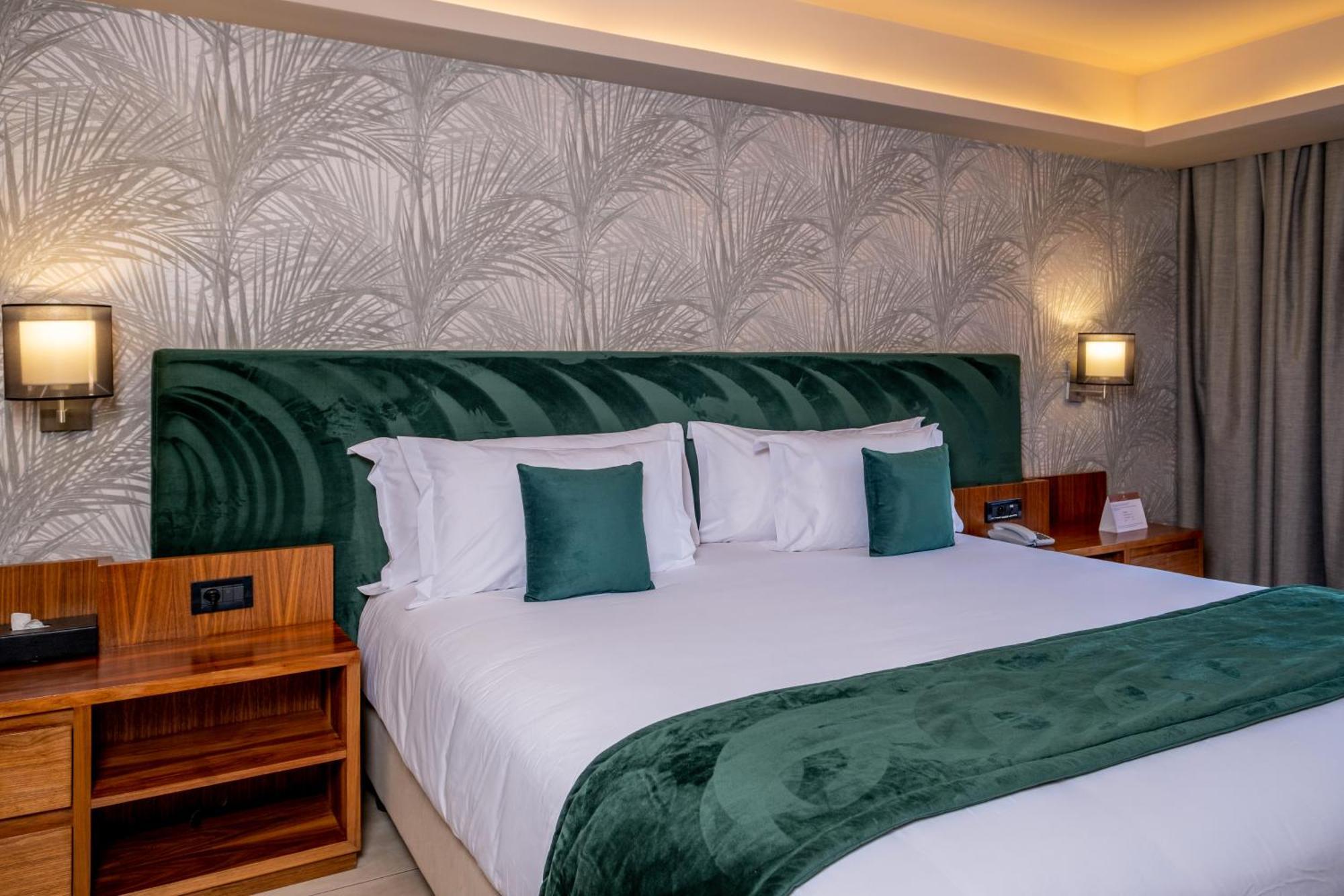 Hotel Kenzi Rose Garden Marrakesh Exterior foto A bedroom at the hotel