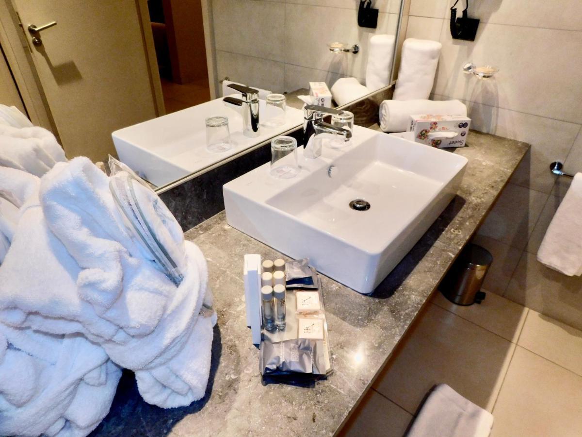 Hotel Kenzi Rose Garden Marrakesh Exterior foto Bathroom in a hotel