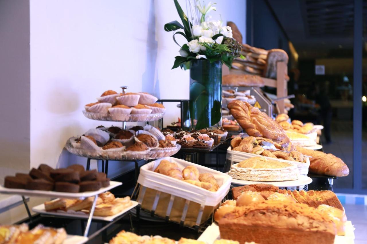 Hotel Kenzi Rose Garden Marrakesh Exterior foto A selection of pastries