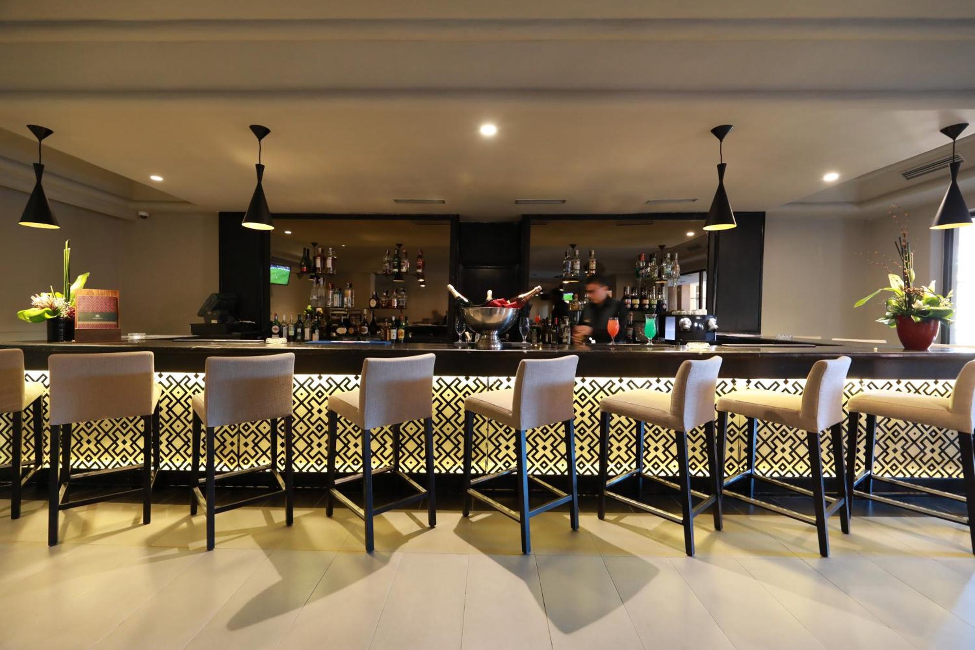 Hotel Kenzi Rose Garden Marrakesh Exterior foto The bar at the lounge