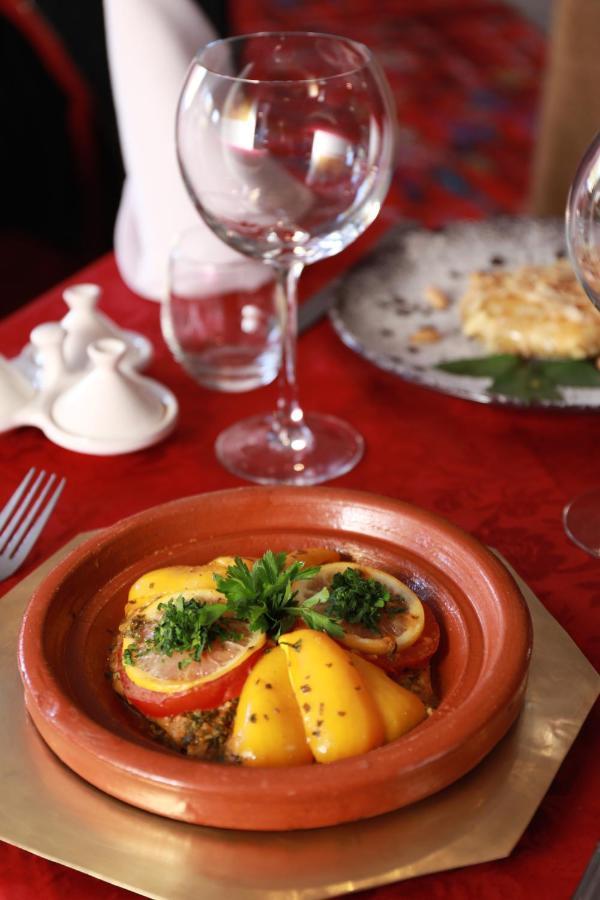 Hotel Kenzi Rose Garden Marrakesh Exterior foto A typical Moroccan dish
