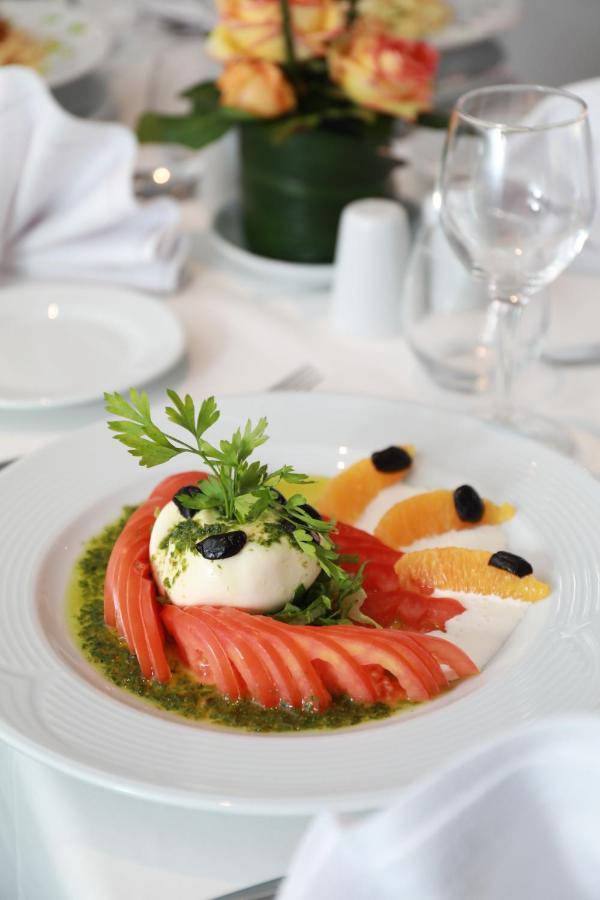 Hotel Kenzi Rose Garden Marrakesh Exterior foto Mozzarella with tomato